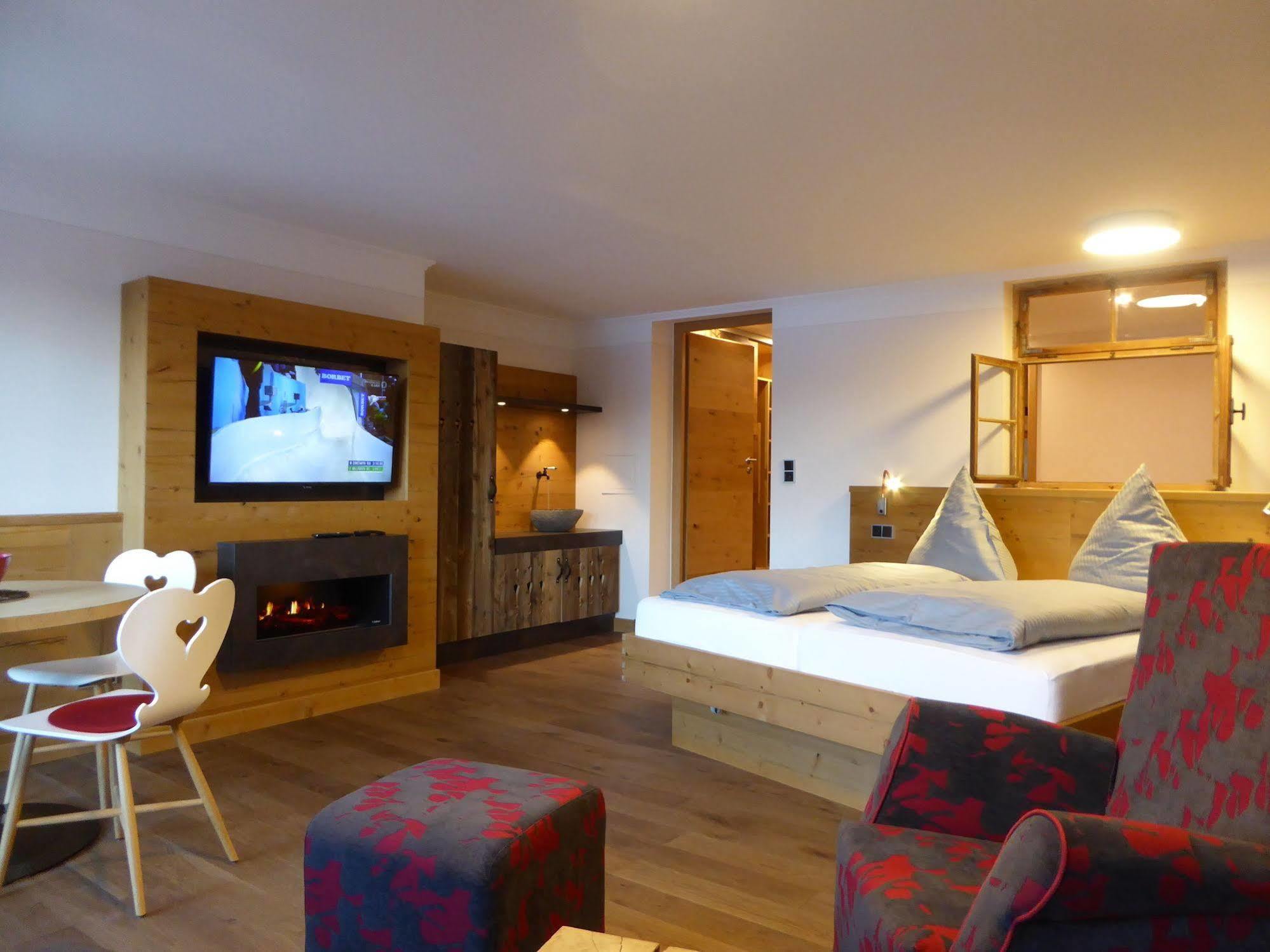 Dreimaederlhaus - Das Vegetarische Boutique Hotel Фюссен Экстерьер фото